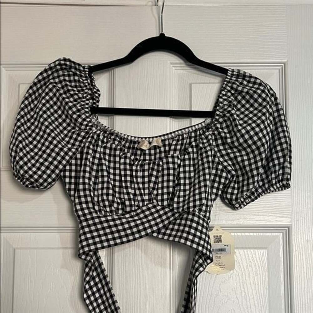 Altar'd State Black and White Checkered Puff Sleeve Blouse
